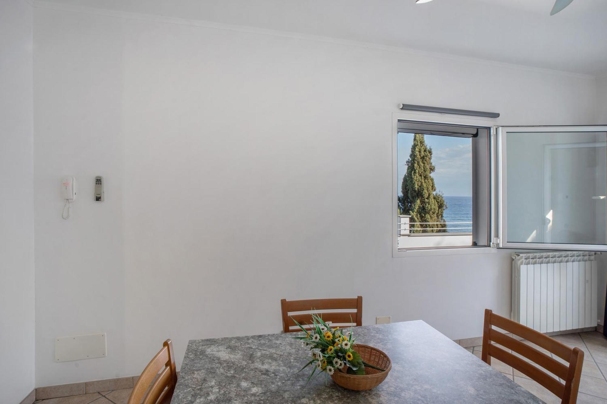 Alba Marina Apartment San Lorenzo al Mare Ngoại thất bức ảnh