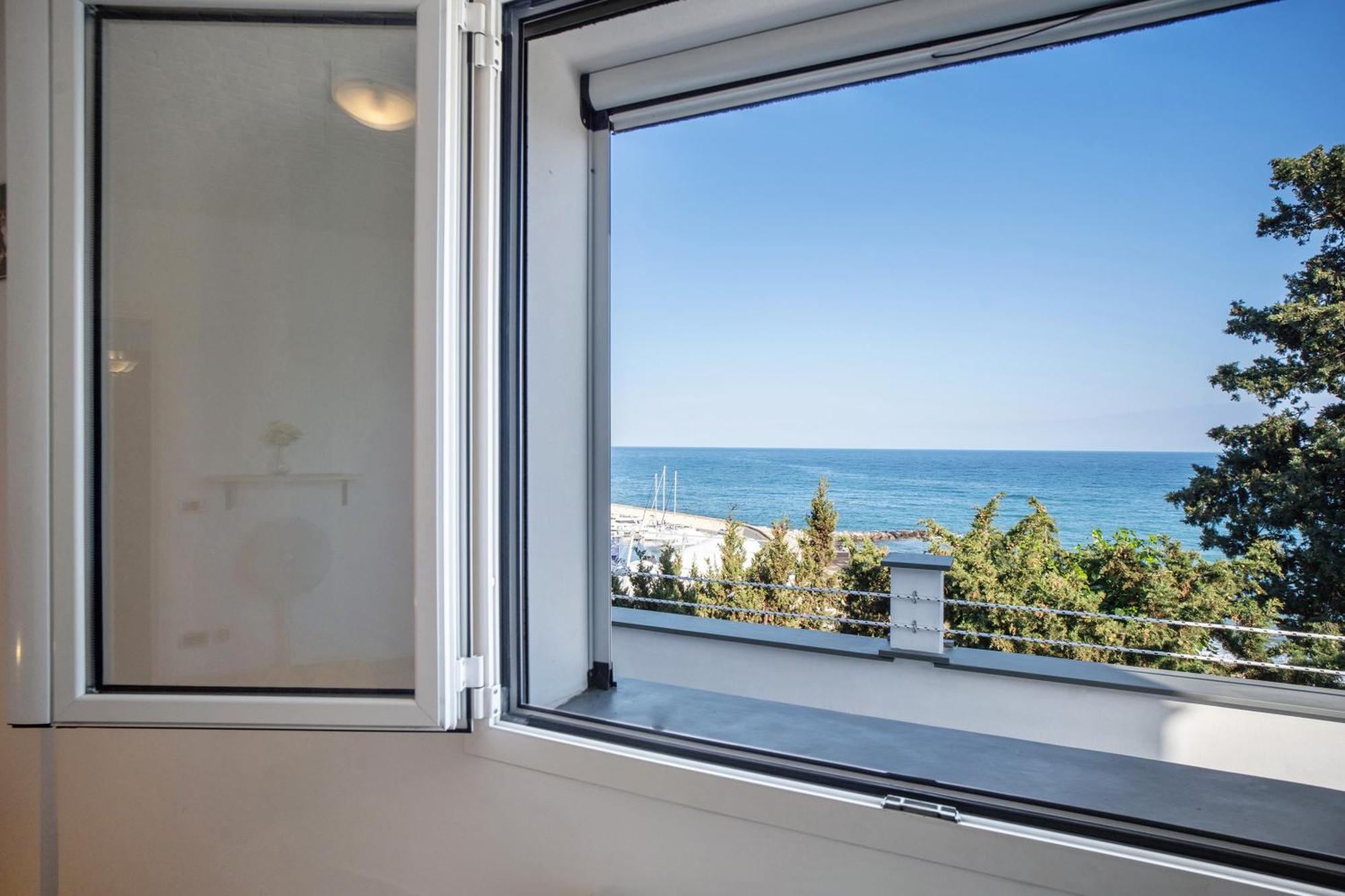 Alba Marina Apartment San Lorenzo al Mare Ngoại thất bức ảnh
