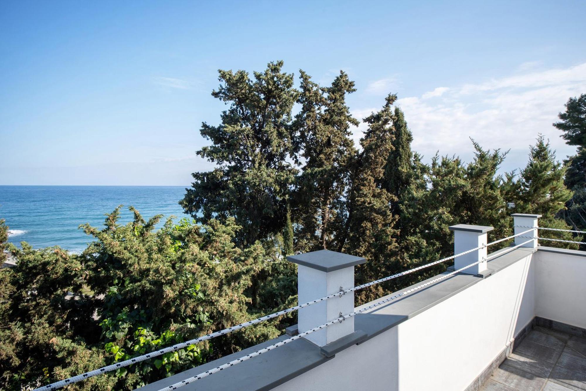Alba Marina Apartment San Lorenzo al Mare Ngoại thất bức ảnh