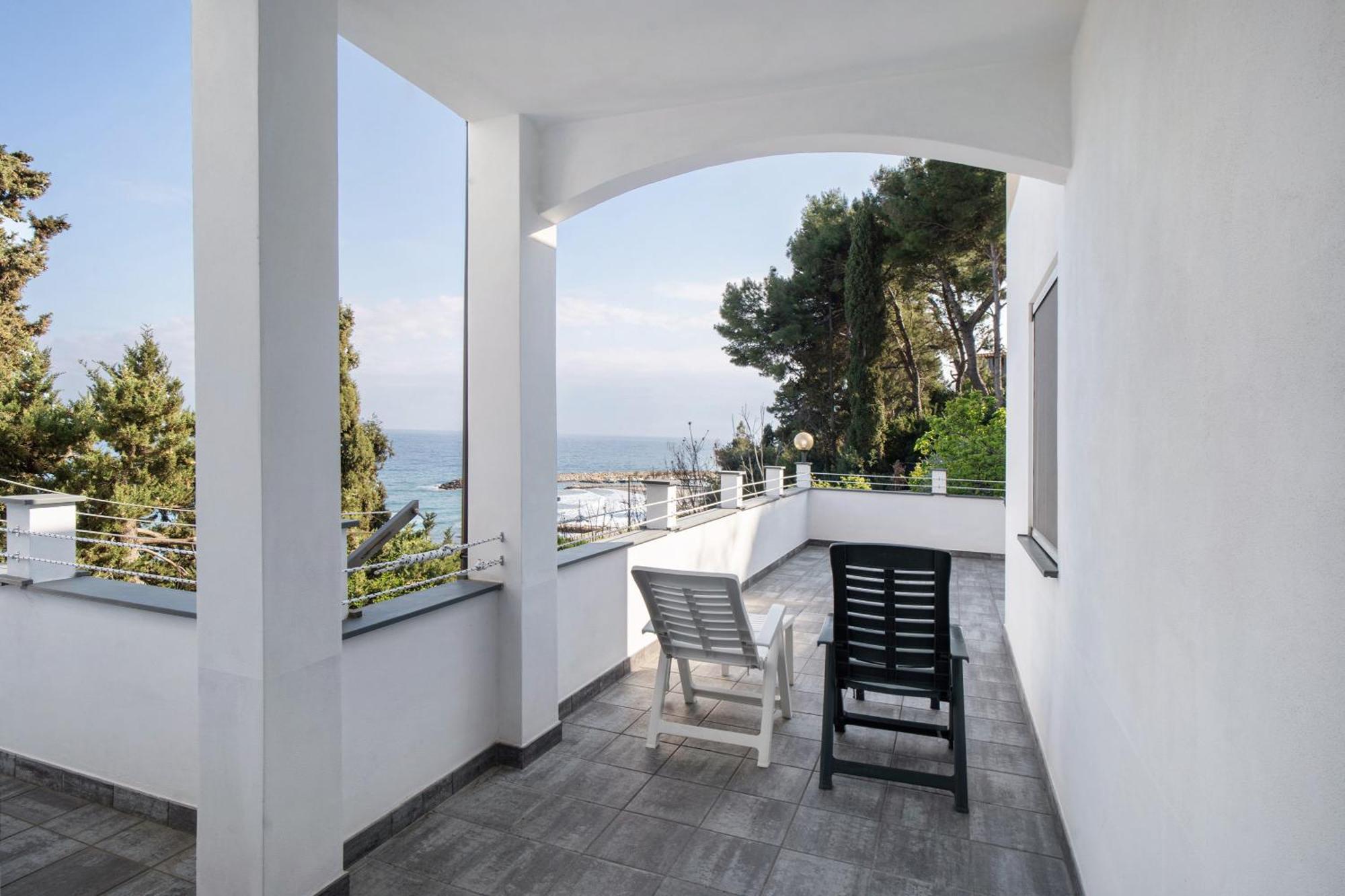 Alba Marina Apartment San Lorenzo al Mare Ngoại thất bức ảnh